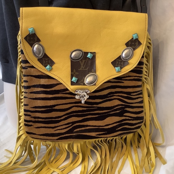 GUC handmade western fringe yellow leather with animal print crossbody - Picture 3 of 16